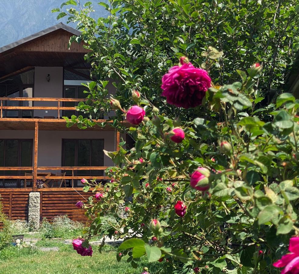 Cottage Kesane Kazbegi Esterno foto